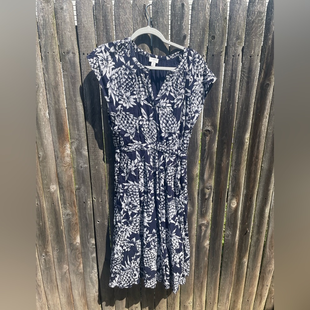 Jcrew navy pineapples dress! 🍍